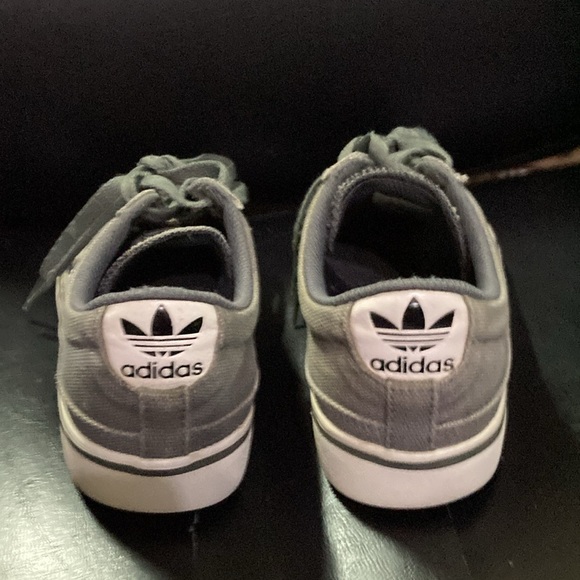Adidas size 5 - Picture 3 of 6